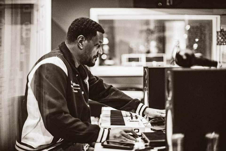 Keyz Bridgez tracking keys at the rig in the studio
