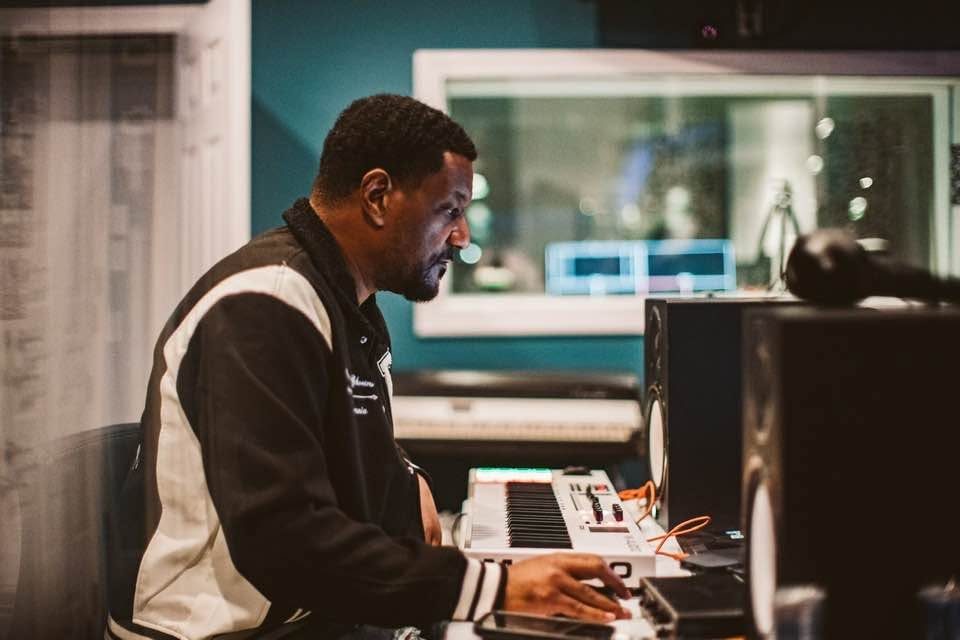 Keyz Bridgez at the keys in the studio